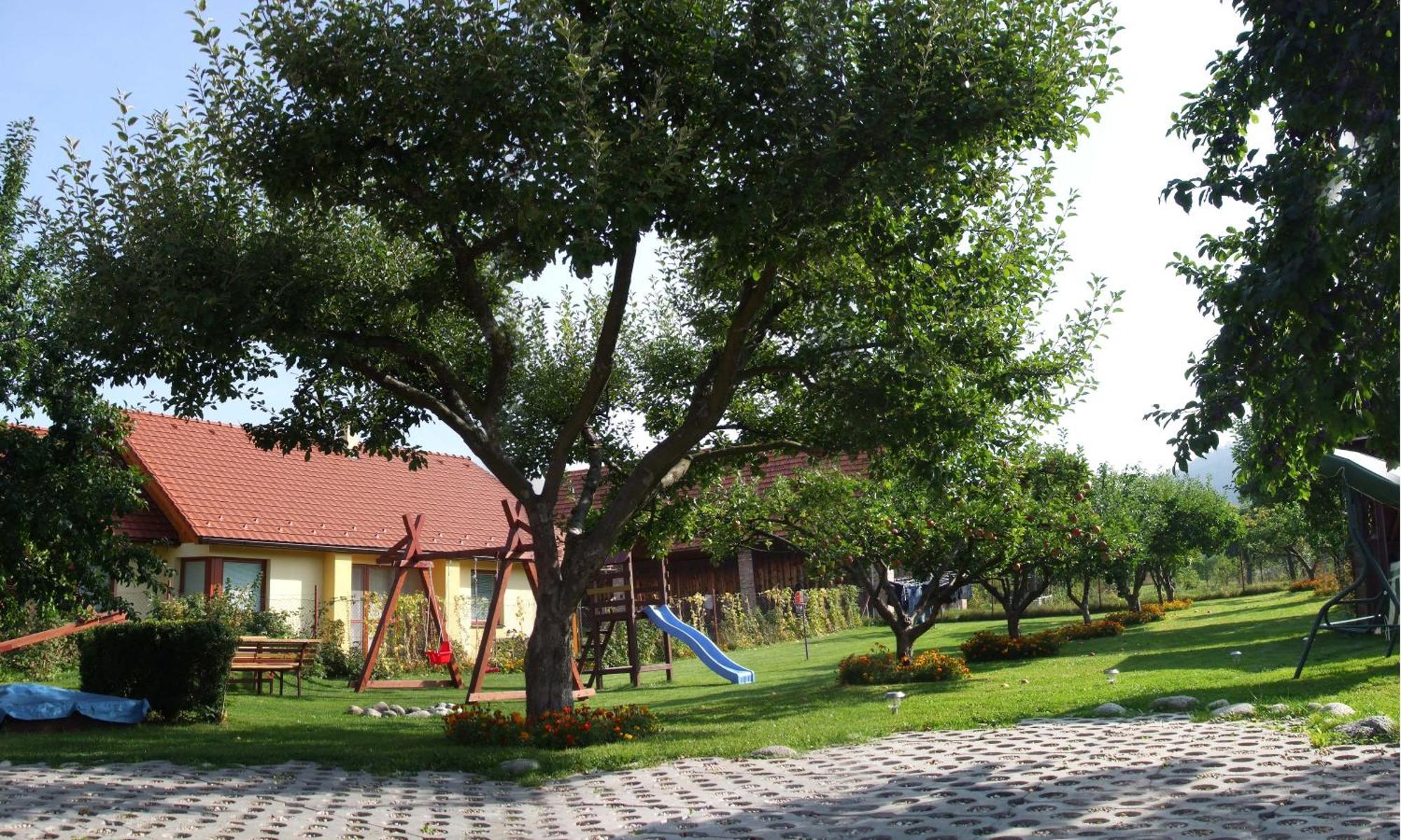 Villa Agami T à Pavčina Lehota Extérieur photo